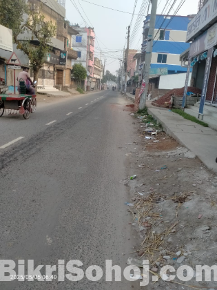 ১২০০ স্কয়ার ফিটের শোরুম ভাড়া দেওয়া হবে